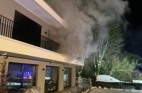 Feuerwehr Dortmund: FW-DO: N&auml;chtlicher Brand in einem Einfamilienhaus