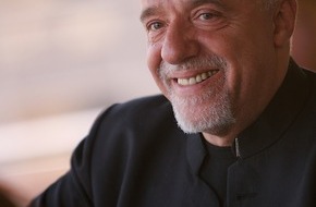 Relais & Châteaux: Paulo Coelho, ambassadeur Relais & Châteaux 2012