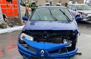 Polizei Minden-L&uuml;bbecke: POL-MI: Drei Verletzte bei Kreuzungsunfall