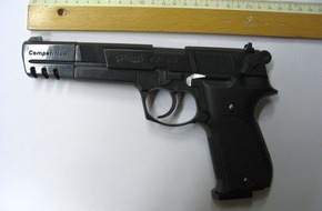 Polizeiinspektion Nienburg / Schaumburg: POL-STH: Schusswaffe bei Kontrolle sichergestellt