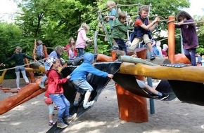 Bund der Freien Waldorfschulen: Bildungsfinanzierung: freie Schulen öffentlichen Schulen gleichgestellt