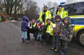 Kreispolizeibehörde Märkischer Kreis: POL-MK: Sichtbar sicher in den Kindergarten: Kontrollen stoßen erneut auf positives Feedback
