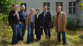 BR Bayerischer Rundfunk: Drehschluss f&uuml;r Polizeiruf 110 / Einmalige R&uuml;ckkehr von Brandt, Auer und von Dohn&aacute;nyi f&uuml;r einen Fall mit Wokalek und Zinner