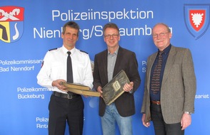 Polizeiinspektion Nienburg / Schaumburg: POL-NI: Ungewöhnlicher Fund auf dem Dachboden der Polizei - Kriminaltagebücher aus den Jahren 1934 bis 1945 an Polizeimuseum übergeben