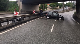 Polizeipräsidium Koblenz: POL-PPKO: Unfall auf der B9 in Koblenz sorgt für Verkehrsstörungen