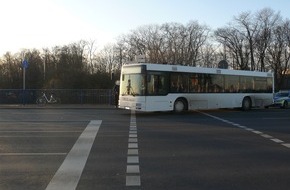 Polizei Düren: POL-DN: Radfahrerin bei Verkehrsunfall verletzt