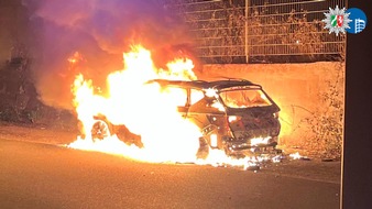 Polizeipräsidium Oberhausen: POL-OB: Lauter Knall schreckt Anwohner auf - Auto in Flammen