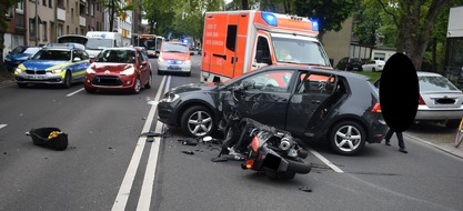 Polizei Mönchengladbach: POL-MG: Motorrollerfahrer schwerverletzt