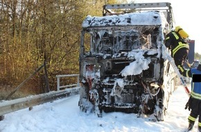 Polizeidirektion Kaiserslautern: POL-PDKL: A6/Enkenbach-Alsenborn, Sattelzug geht in Flammen auf