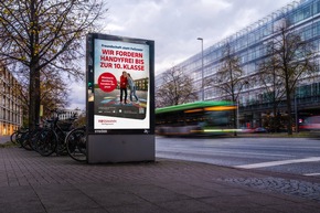 Pressemitteilung: Forderung nach klaren Handyregeln an Schulen – ROSSMANN macht Druck auf Niedersachsens Politik