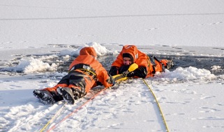 DLRG - Deutsche Lebens-Rettungs-Gesellschaft: Lebensgefahr: DLRG warnt vor Betreten von Eisflächen