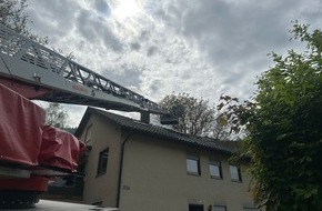Kreisfeuerwehrverband Calw e.V.: KFV-CW: Massiver Innenangriff verhindert Dachstuhlvollbrand