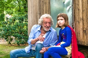 ARD Das Erste: Dieter Hallervorden als Ex-Knacki in "Oskar, das Schlitzohr und Fanny Supergirl" am 3. Januar 2022 im Ersten und ab 2. Januar in der ARD Mediathek