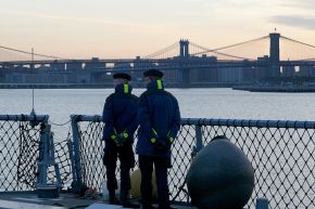 Deutsche Marine - Pressemeldung/ Pressetermin: Marine besucht wieder New York - Soldaten legen Kranz am &quot;Ground Zero&quot; nieder