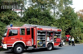 Feuerwehr Iserlohn: FW-MK: PKW in Böschung