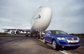 Volkswagen / AMAG Import AG: Rekordverdächtig: Touareg zieht Boeing 747