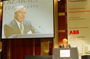 8. Handelsblatt Jahrestagung Energiewirtschaft 2001 in Berlin / Teil 1 von Teil 2