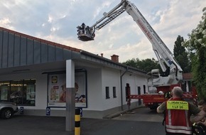 Feuerwehr Haan: FW-HAAN: Verpuffung in einem Discountmarkt gemeldet