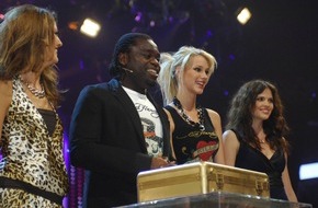 ProSieben: BRAVO SUPERSHOW auf ProSieben: Bruce ehrt Tokio Hotel / Kreischkonzert für Topmodels Fiona, Mandy, Anni, Hana und Barbara
