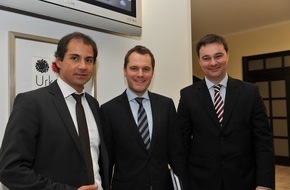 nanopool GmbH: Bundesgesundheitsminister Bahr zeigt sich interessiert von der "Bacterlon®"-Technologie (mit Bild)