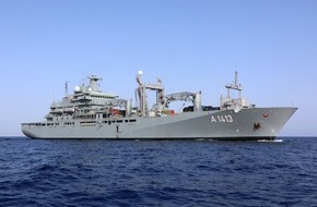 Presse- und Informationszentrum Marine: Einsatzgruppenversorger "Bonn" läuft zum Einsatz ins Mittelmeer aus