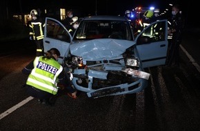 Polizei Rheinisch-Bergischer Kreis: POL-RBK: Leichlingen - Verkehrsunfall mit zwei Schwerverletzten