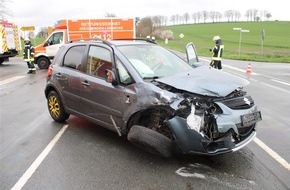 Polizei Minden-Lübbecke: POL-MI: Drei Personen bei Verkehrsunfall leicht verletzt