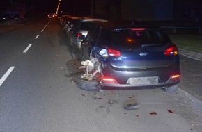Kreispolizeibehörde Herford: POL-HF: Trunkenheit im Straßenverkehr - 40-Jähriger demoliert zwei geparkte Pkw
