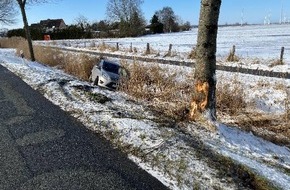Polizeiinspektion Cuxhaven: POL-CUX: Verkehrsunfall aufgrund Mangelzustand des PKW in Verbindung mit Wintergl&auml;tte +++ Fahrraddieb gestellt +++ Auffahrunfall mit Verletzten