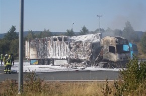 Polizei Minden-Lübbecke: POL-MI: Hoher Sachschaden bei LKW-Brand auf dem Autohof