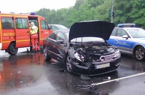 Polizeidirektion Worms: POL-PDWO: Vorfahrt missachtet: Zwei Schwerverletzte