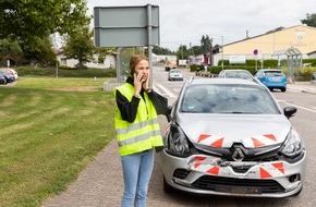 DEVK Versicherungen: Deutsche schätzen persönlichen Service in der Autoversicherung