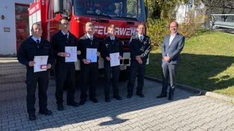 Feuerwehr Schwelm: FW-EN: Feuerwehr ehrt Jubilare und übernimmt Nachwuchs in die Einsatzabteilung