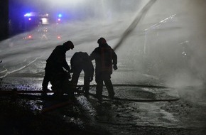 Feuerwehr Witten: FW Witten: Brand im Industriebetrieb