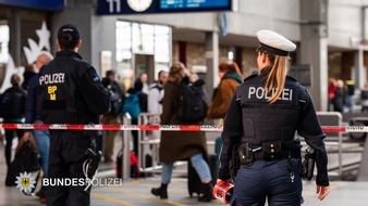 Bundespolizeidirektion München: Bundespolizeidirektion München: Polizeieinsatz am Münchner Hauptbahnhof / Reisende melden Person mit Schusswaffe