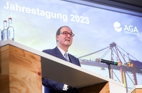 AGA Unternehmensverband: AGA-Jahrestagung mit Top-Ökonom Straubhaar und Finanzsenator Dressel im Digital Hub Logistics Hamburg