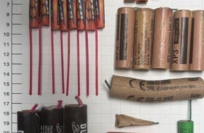 Bundespolizeidirektion Sankt Augustin: BPOL NRW: Hauptbahnhof Paderborn - Bundespolizei stellt 25 Böller sicher