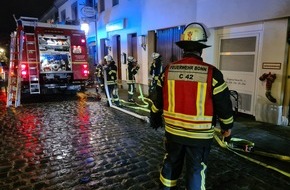 Feuerwehr und Rettungsdienst Bonn: FW-BN: Feuer an einer Tiefgaragenzufahrt