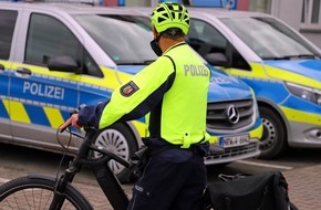 Kreispolizeibehörde Unna: POL-UN: Kamen/Unna - Verkehrsunfallprävention: Polizei kontrolliert Fahrradfahrer - Tipps für die dunkle Jahreszeit