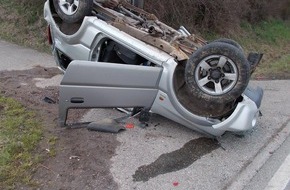 Polizeidirektion Landau: POL-PDLD: Nießanfall führt zum Autounfall