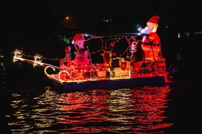 Barfuß im Sand und umgeben von Lichtern: Floridas besondere Vorweihnachtszeit