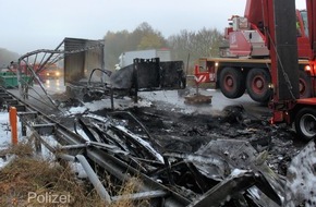 Polizeipräsidium Westpfalz: POL-PPWP: Vorläufige Bilanz nach Lkw-Brand