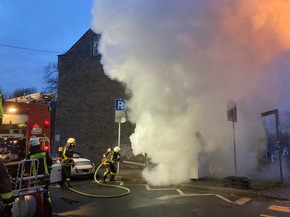 FW-EN: Küchenbrand mit drei Verletzten und ein sehr ruhiger Jahreswechsel für die Hattinger Feuerwehr