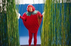 ZDF: "Twinfruit - Die Dose muss menschlich werden" / ZDF/Das kleine Fernsehspiel blickt satirisch auf die Werbebranche (FOTO)