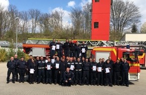 Feuerwehr Hattingen: FW-EN: 30 freiwillige Feuerwehrleute beenden Ihre Grundausbildung