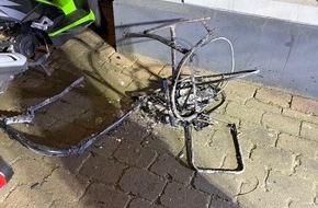 Kreisfeuerwehr Oldenburg: FW-OLL: Heiligabend: Dramatischer Feuerwehreinsatz im historischen Bahnhofsgeb&auml;ude - 13 Menschen und zwei Hunde gerettet