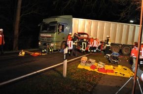 Polizeiinspektion Nienburg / Schaumburg: POL-NI: PKW fuhr unter Rübenlaster - 72-jährige Autofahrerin erlag ihren schweren Verletzungen -Bild im Download-