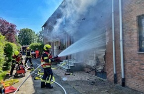 Feuerwehr Neuss: FW-NE: Zimmerbrand in Reihenhaus | Keine Verletzten