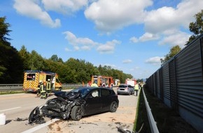 Polizeiinspektion Heidekreis: POL-HK: Nachtrag: Bild zu schwerem Verkehrsunfall mit fünf beteiligten Kraftfahrzeugen auf der A7 Fahrtrichtung Hamburg kurz vor der Anschlussstelle Bad Fallingbostel am 07.10.2022