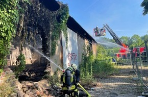Feuerwehr Mülheim an der Ruhr: FW-MH: Dachstuhlbrand in Styrum